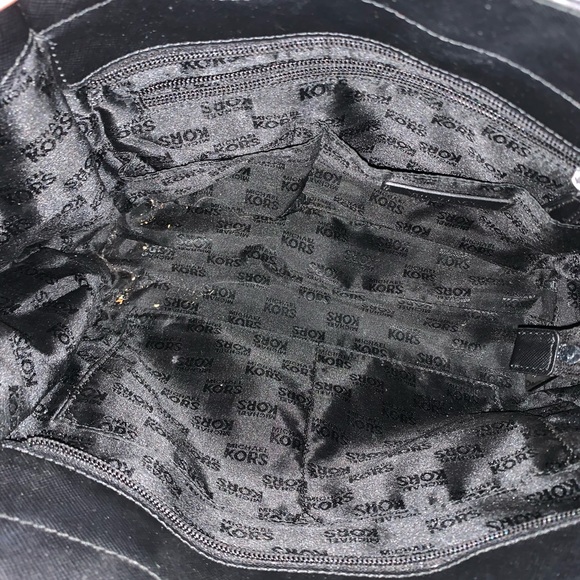 Michael Kors Chain Shoulder Bag - Picture 5 of 7